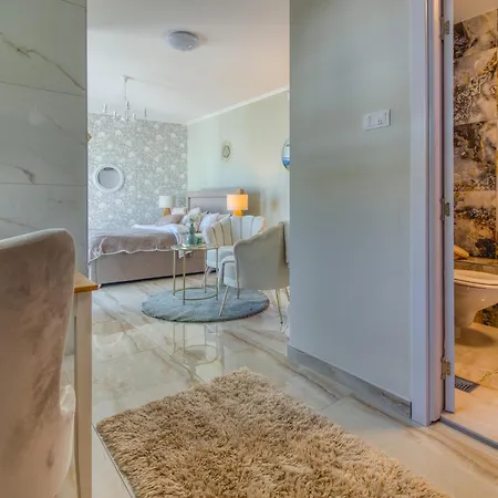 Villa Lux 2