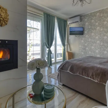 Lux 2 * Novi Banovci